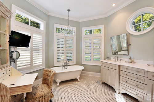 beach-style-bathroom